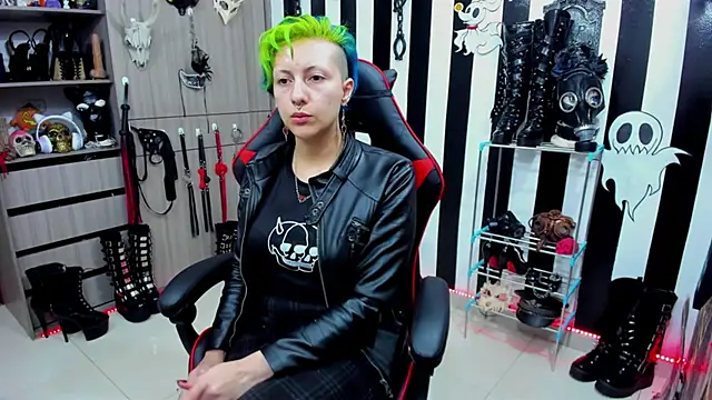 Snapshot of Mistress_Yelena chatting on December 11, 9:12 pm Mistress Yelena online show from December 11, 9:12 pm