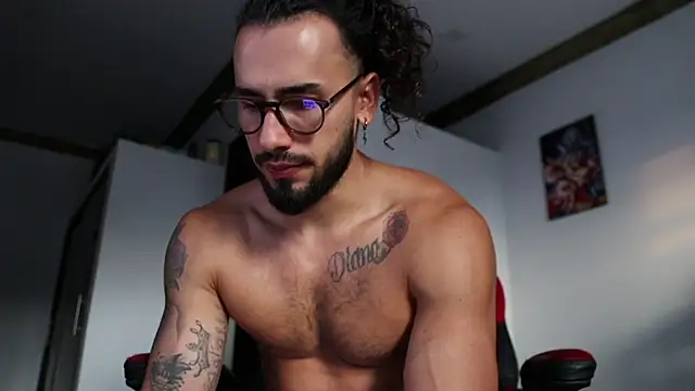 Snapshot of Baky_sexy chatting on January 13, 10:45 pm Baky sexy online show from January 13, 10:45 pm