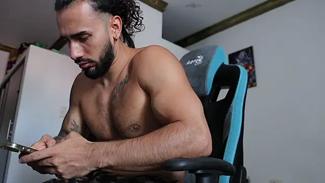 Snapshot of Baky_sexy chatting on January 16, 3:02 pm Baky sexy online show from January 16, 3:02 pm