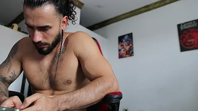 Snapshot of Baky_sexy chatting on January 22, 6:31 pm Baky sexy online show from January 22, 6:31 pm