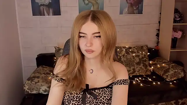 Snapshot of ViolettaLopez chatting on January 5, 2:41 pm ViolettaLopez online show from January 5, 2:41 pm