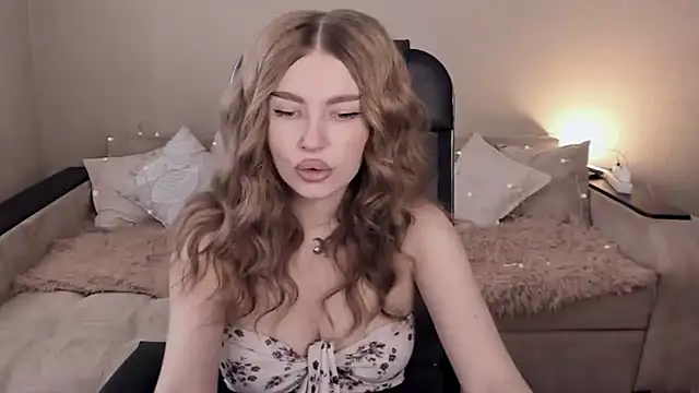 Snapshot of ViolettaLopez chatting on February 10, 11:25 am ViolettaLopez online show from February 10, 11:25 am