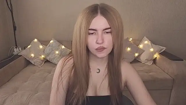 Snapshot of ViolettaLopez chatting on October 19, 9:32 am ViolettaLopez online show from October 19, 9:32 am