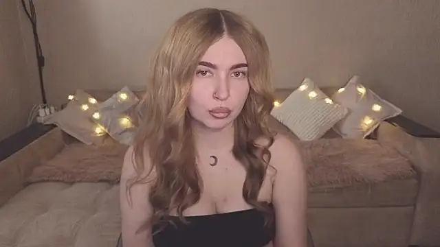 Snapshot of ViolettaLopez chatting on October 21, 1:12 pm ViolettaLopez online show from October 21, 1:12 pm