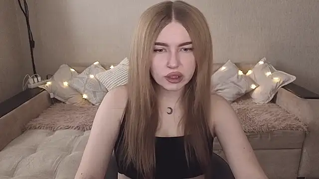 Snapshot of ViolettaLopez chatting on October 24, 10:11 am ViolettaLopez online show from October 24, 10:11 am