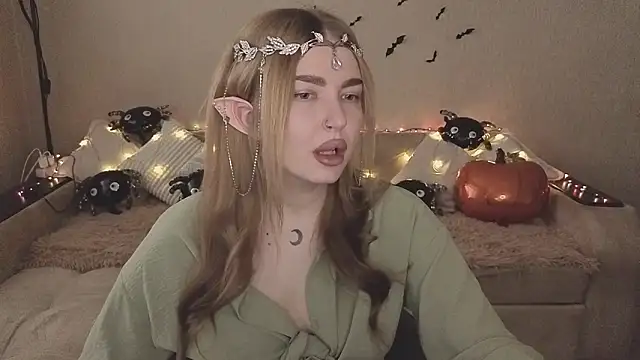 Snapshot of ViolettaLopez chatting on October 31, 11:22 am ViolettaLopez online show from October 31, 11:22 am