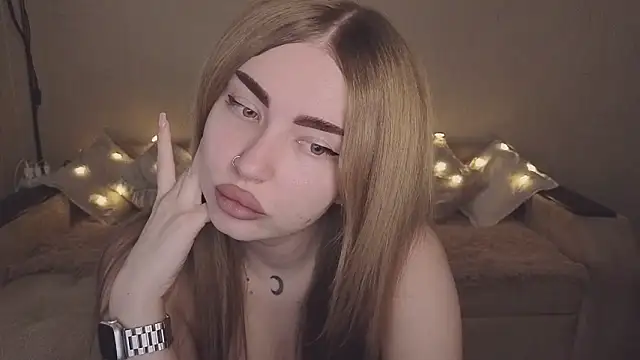 Snapshot of ViolettaLopez chatting on November 12, 12:16 pm ViolettaLopez online show from November 12, 12:16 pm