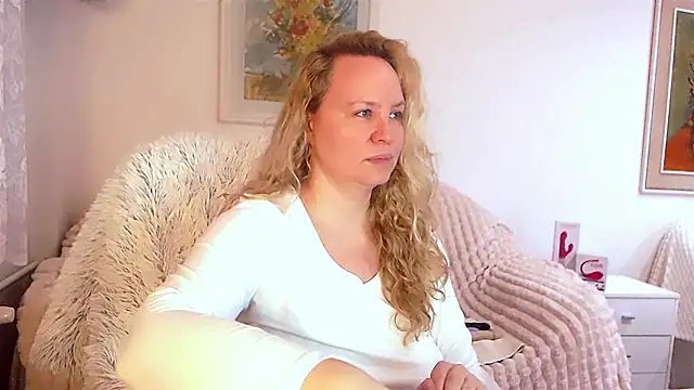 Sarah4you online show from January 30, 9:36 pm