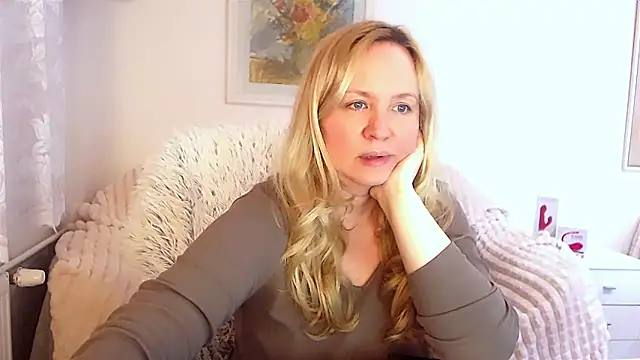 Sarah4you online show from February 4, 9:41 pm