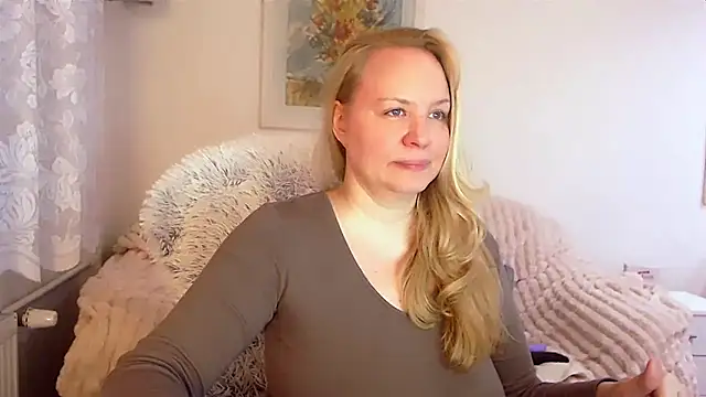 Sarah4you online show from February 20, 9:42 pm