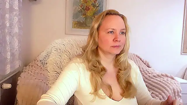 Sarah4you online show from March 9, 9:36 pm