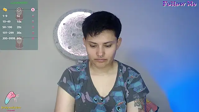 girl intense444 online show from December 27, 9:22 pm