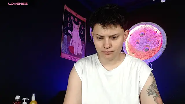 girl intense444 online show from November 8, 12:38 pm