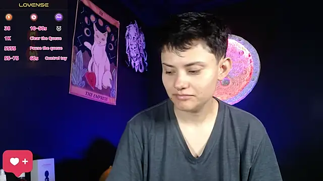 girl intense444 online show from November 18, 1:04 pm