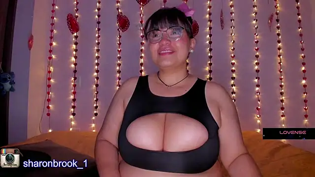 Snapshot of sharon_1 chatting on December 12, 7:41 am sharon 1 online show from December 12, 7:41 am