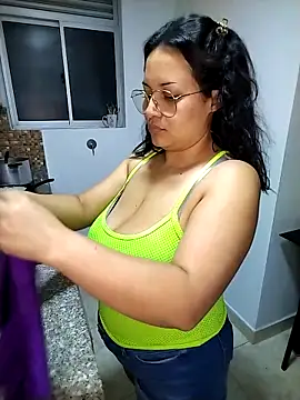 Snapshot of sharon_1 chatting on November 23, 11:04 pm sharon 1 online show from November 23, 11:04 pm