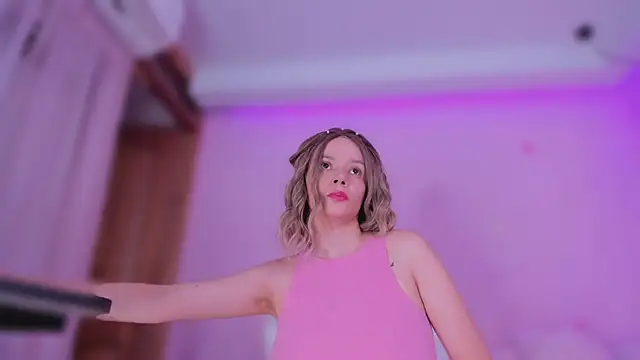 bella adams  online show from March 6, 10:47 pm