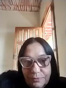 Snapshot of catdool chatting on October 31, 1:45 pm catdool online show from October 31, 1:45 pm