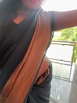 Dhiyapink online show from March 10, 10:04 am