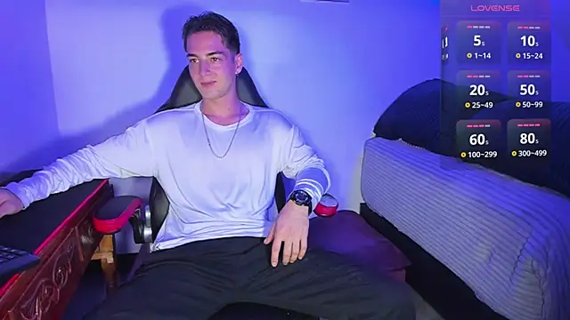 Alex smith00 online show from March 1, 2:48 am