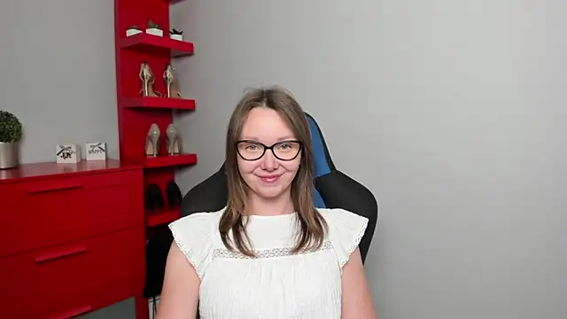 Snapshot of Cookie_zoe chatting on September 16, 5:41 am Cookie zoe online show from September 16, 5:41 am