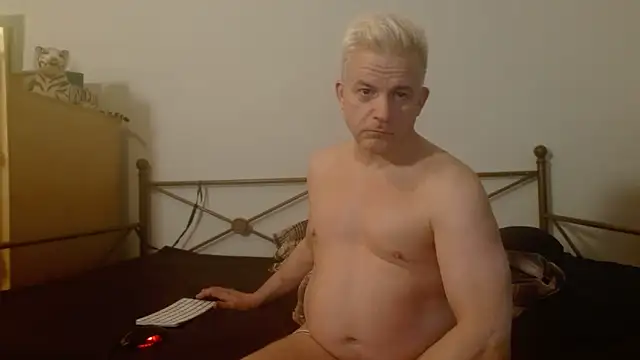 Snapshot of Dragonnyc@xh chatting on November 7, 3:28 am Dragonnycxh online show from November 7, 3:28 am