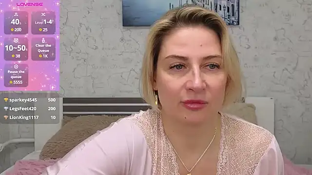 Snapshot of Lady_Murenza chatting on February 21, 4:40 am Lady Murenza online show from February 21, 4:40 am