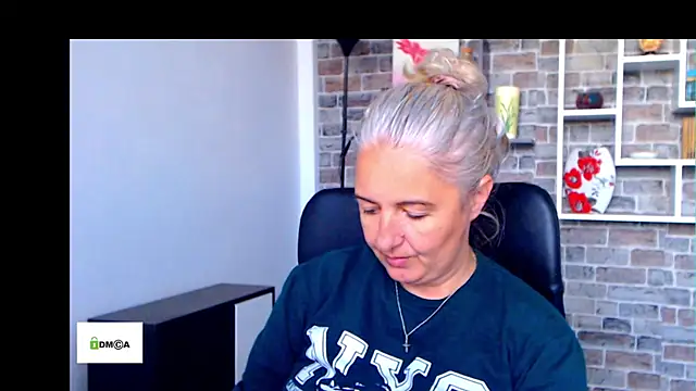 Snapshot of angel_devil_milf chatting on October 20, 1:00 pm angel devil milf online show from October 20, 1:00 pm