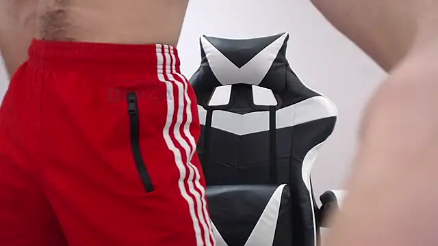 Snapshot of Mandarin4ks chatting on February 9, 10:21 pm Mandarin4ks online show from February 9, 10:21 pm