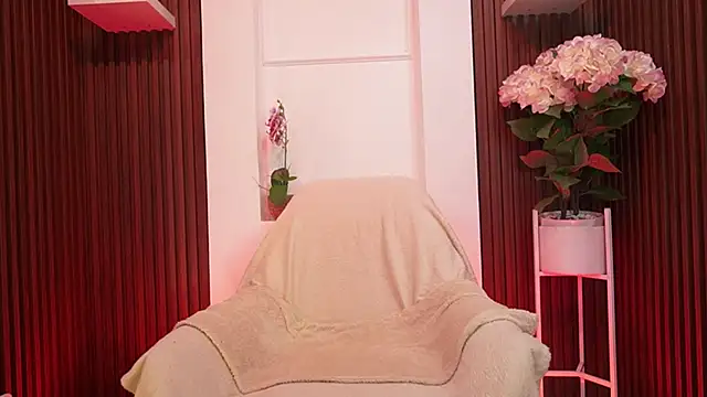 MaddyWattson online show from October 25, 11:40 am