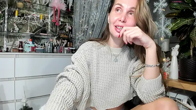 Aurora108 online show from December 18, 11:08 pm