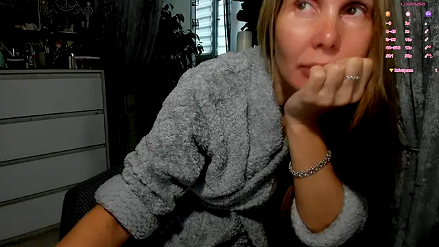 Aurora108 online show from November 16, 6:52 am