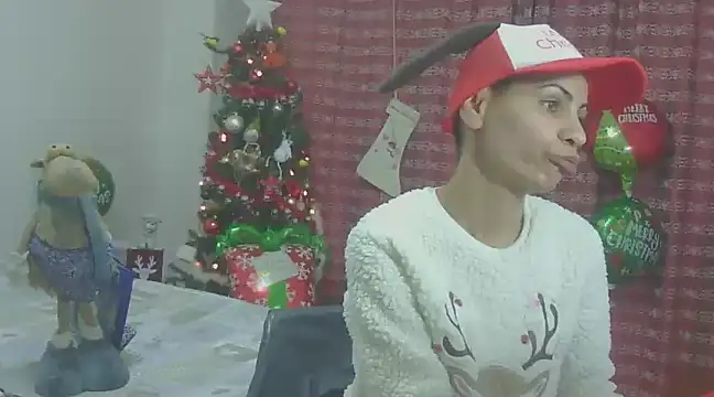 Snapshot of hotSANDRA_STARR chatting on December 15, 10:37 pm hotSANDRA STARR online show from December 15, 10:37 pm