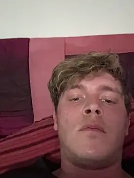 Snapshot of Andrewhootxx chatting on March 22, 3:20 pm Andrewhootxx online show from March 22, 3:20 pm