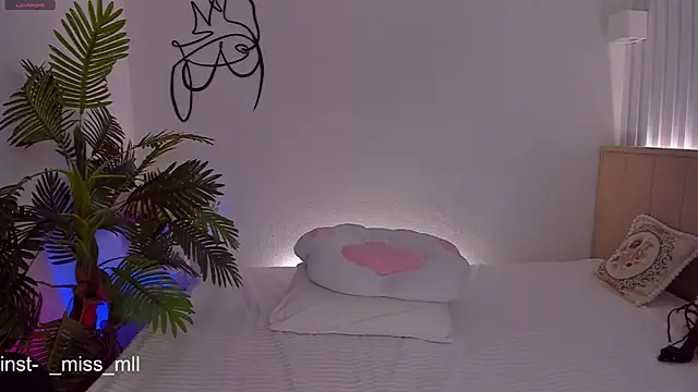 Snapshot of MaaryM chatting on February 26, 4:25 am MaaryM online show from February 26, 4:25 am