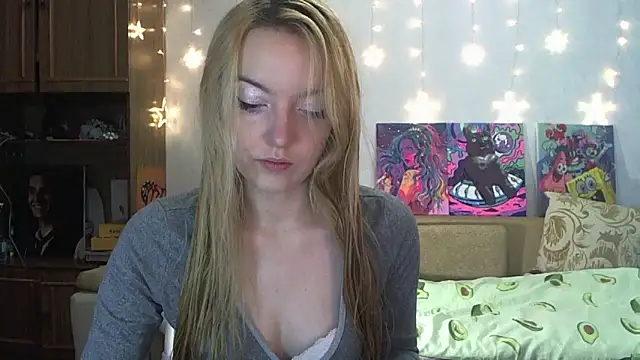 SecretSophia online show from December 3, 11:22 am