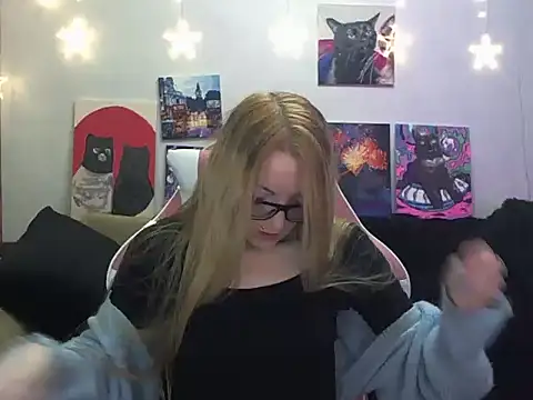 SecretSophia online show from November 7, 4:29 pm