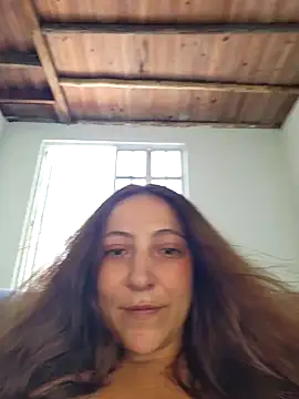 VickyHoult online show from December 22, 5:42 pm