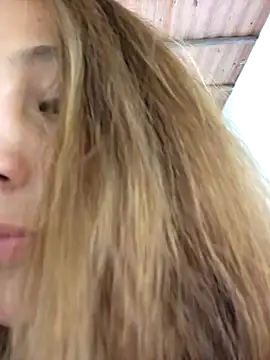 VickyHoult online show from December 28, 6:50 pm