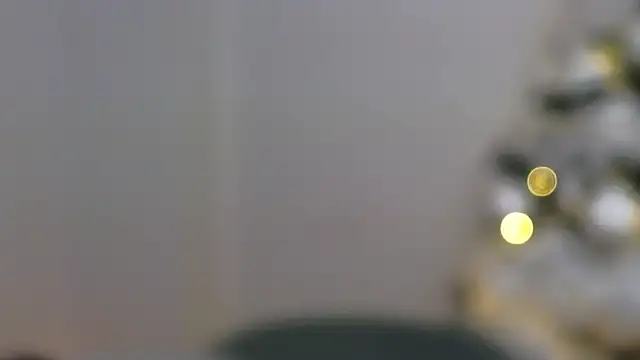 Snapshot of Xentthia chatting on December 14, 8:29 pm Xentthia online show from December 14, 8:29 pm