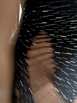 Snapshot of NeydeHotWife chatting on February 24, 8:03 pm NeydeHotWife online show from February 24, 8:03 pm