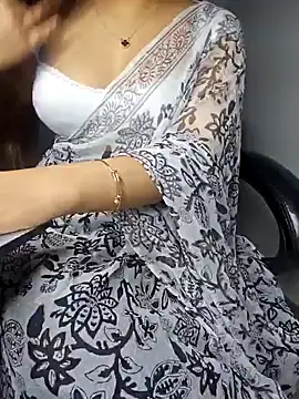 Snapshot of aliyaah_singh chatting on January 13, 12:09 am aliyaah singh online show from January 13, 12:09 am