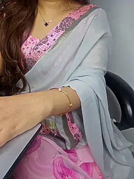 Snapshot of aliyaah_singh chatting on March 19, 8:43 pm aliyaah singh online show from March 19, 8:43 pm