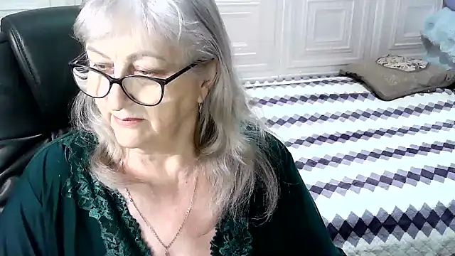 LolkaAlyss online show from November 27, 3:30 am