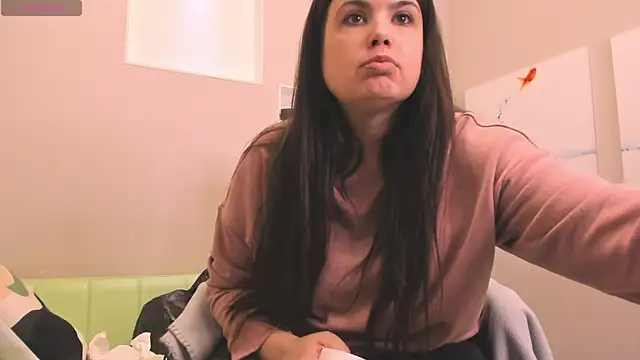 BattyMoll online show from December 7, 4:03 pm