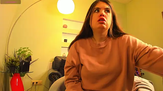 BattyMoll online show from December 10, 3:33 pm