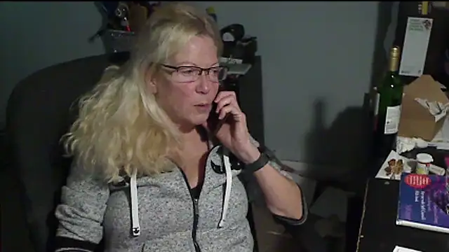 Snapshot of XTRAHORNYONE chatting on November 26, 3:40 am XTRAHORNYONE online show from November 26, 3:40 am