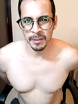 Snapshot of towers_j chatting on February 20, 7:41 pm towers j online show from February 20, 7:41 pm