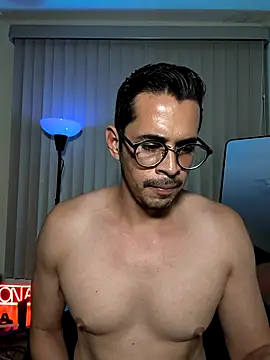 Snapshot of towers_j chatting on September 10, 3:28 am towers j online show from September 10, 3:28 am