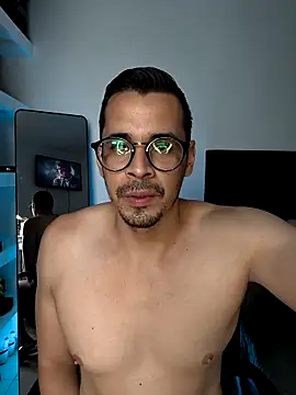 Snapshot of towers_j chatting on October 29, 7:26 pm towers j online show from October 29, 7:26 pm